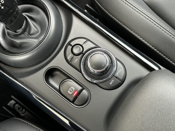 Mini Cooper Clubman – Image 18