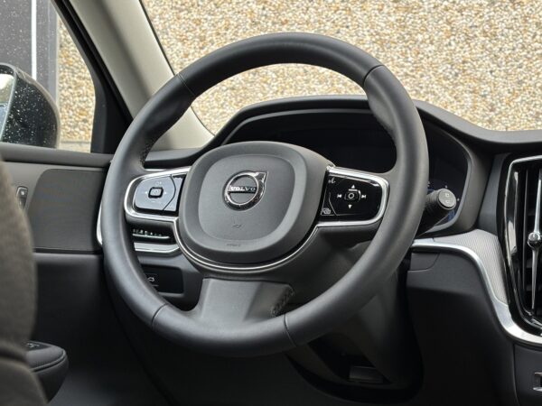 Volvo V60 B4 Plus Dark – Image 8