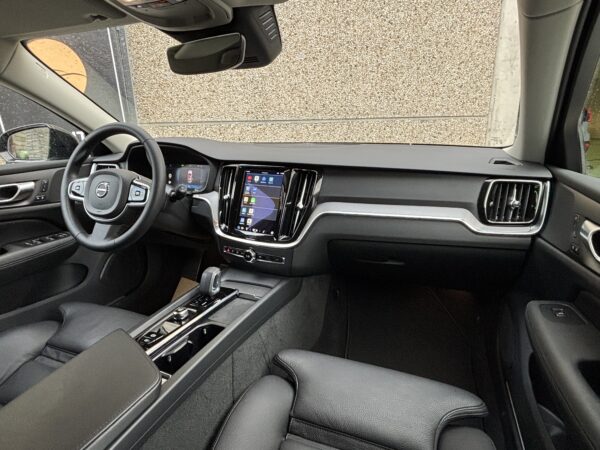 Volvo V60 B4 Plus Dark – Image 10