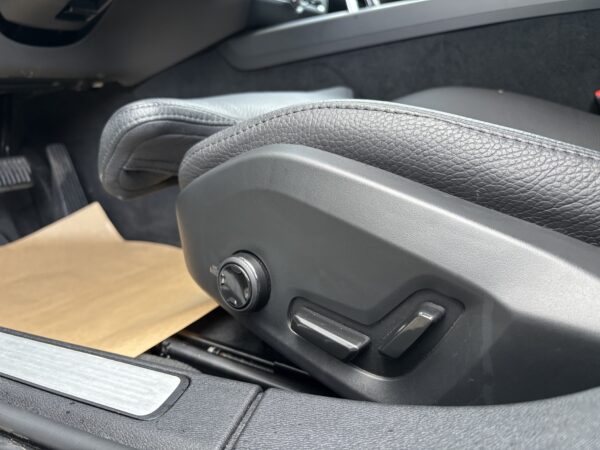 Volvo V60 B4 Plus Dark – Image 11