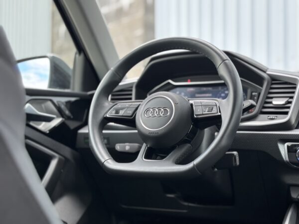 AUDI A1 SPORTBACK S-LINE – Image 9